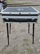 Calvin Klein kuferek Glamour, stanowisko kosmetyczne przenośne