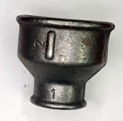 Mufa czarna redukcyjna 2 x 1" z Zawiercia