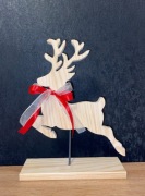 Drewniany Renifer na Podstawce Handmade