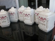 stare porcelanowe pojemniki kuchenne 