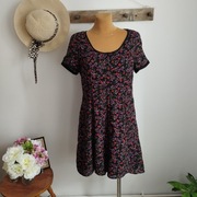 Romantyczna sukienka River Island w kwiaty – rozmiar 40