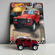 Hot Wheels Premium 1:64 LAND ROVER DEFENDER 90 - BOULEVARD - LUZ