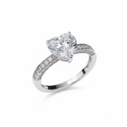 Pierścionek Stal Szlachetna Serce cyrkonie