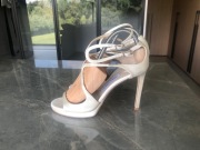 Jimmy Choo Azia 95 satynowe śmietankowo białe