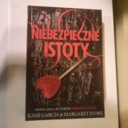 KAMI GARCIA I MARGARET STOHL Niebezpieczne istoty