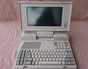 Stary retro laptop NEC MultSpeed HD