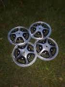 Kolpaki cytrynki i fso fiat 125p 126p  wakuometr gniazdo bezpieczników 