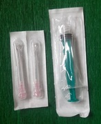 Strzykawka 5ml + igły 2 szt. 