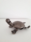 Metalowa rzeźba żołwia metaloplastyka żółw z metalu