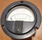 Zabytkowy wojskowy miliamperomierz DC produkcji USA