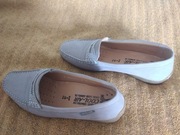 Beżowe półbuty Mephisto