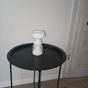 Szklany Wazon Mlecznobiały – Elegancka Dekoracja