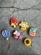 Przypinki do butów ( na przykład Crocs )