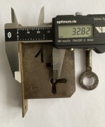 Zamek nakładany z kluczem. (1)