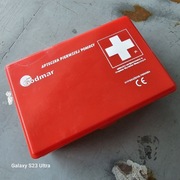 Pojemnik apteczki samochodowej - pusty do napełnienia Godmar cały sprawny