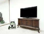 Zabytkowa komoda z lat 40-tych w stylu chippendale. Po renowacji.