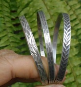 Trzy stare srebrne bransoletki bangle
