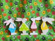 Ręcznie robione breloczki z gipsu ceramicznego – króliczki 