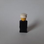 Lego old009  Black Torso, Black Legs, White Hat