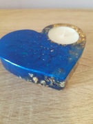 Świecznik na podgrzewacze. Serce że złotymi dodatkami,.