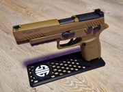 Stojak na pistolet do szafy S1 uchwyt magazynkowy