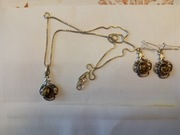 Srebrne kolczyki i wisior z bursztynem 