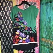 Zielona damska sukienka z kwiatami Stradivarius