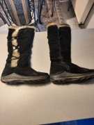 Kozaki damskie czarne ocieplane futerko zamek zimowe r.39