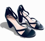 Czarne sandały na słupku Pier One, rozmiar 37 (24 cm)