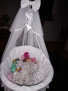 Kołyska na płozach z wikliny