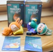 Zestaw 2 figurek Labubu Pop Mart 1:00 A.M.