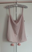 Top satynowy z lejącym dekoltem pudrowy róż Mohito r. M 38