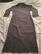 Czarna dopasowana sukienka rękaw 3/4