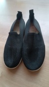 Damskie czarne buty sportowe typu slip-on 38 