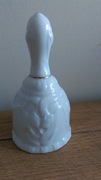 Dzwonek z białej porcelany