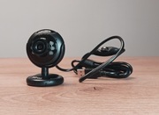 Czarna, elegancka kamera internetowa Trust