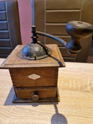 Stary zabytkowy młynek do kawy 