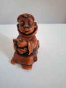 Figurka "Mnich grający w karty"