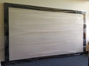 Ekran projekcyjny stały ok. 106" 16:9 Czarna zamszowa rama Kino PREMIUM