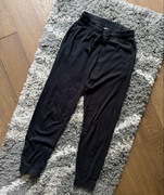 Zara bawełniane joggersy czarne s comfy na co dzień