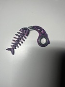 Keyrambit z rekinkiem