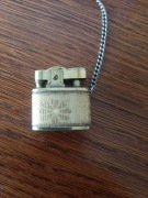 Piękna stara elegancka damska zapalniczka benzynowa z papierośnicą torebką 