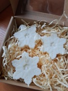 Śnieżynki, gwiazdeczki. Świece sojowe, bezzapachowe. Zestaw 3 sztuk.