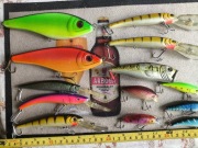 28 przynęt ,woblery mix