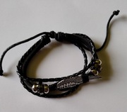 Bransoletka rzemyk czarna skrzydło 