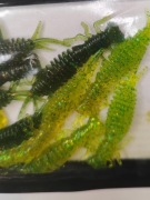 Larwy gumy zielonej brokatem mieniące przynęta 12 sztuk dragonfly