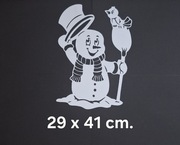 Bałwanek z miotłą i ptaszkiem dekoracja zima okna przedszkole