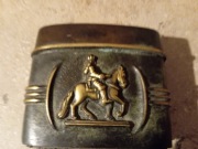 Porządki domowe stare pudełko 