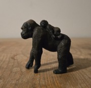 Schleich goryl samica z maleństwem figurka model wycofany z 2011 r.