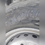 Opona z felgą 385 65 R22,5 bridgestone